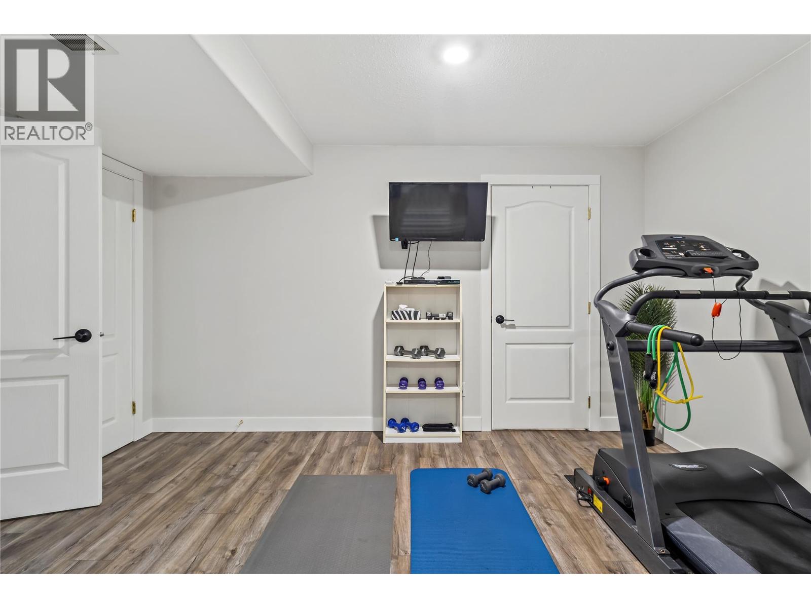 6 2592 Alpen Paradies Road, Blind Bay