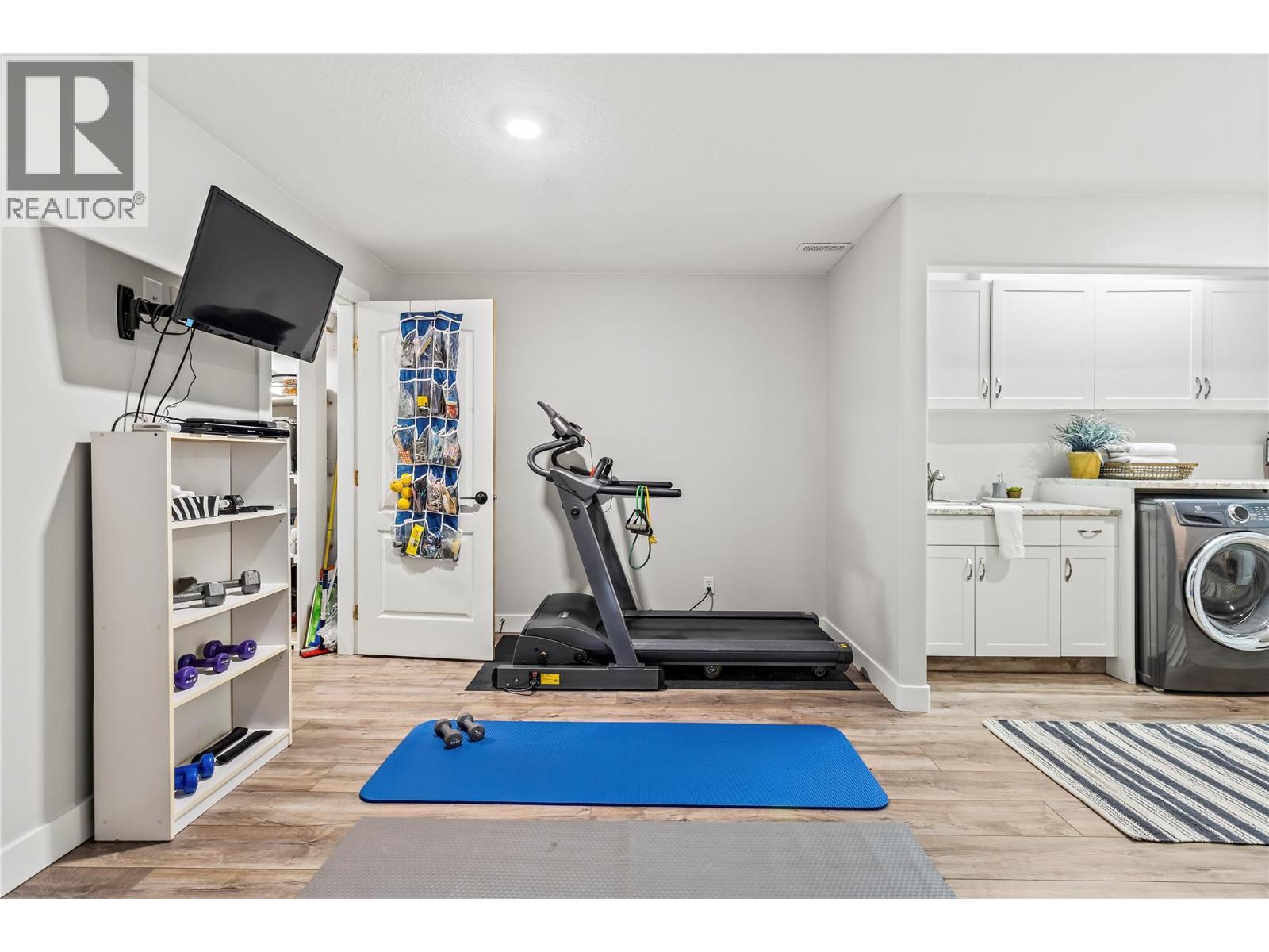 6 2592 Alpen Paradies Road, Blind Bay