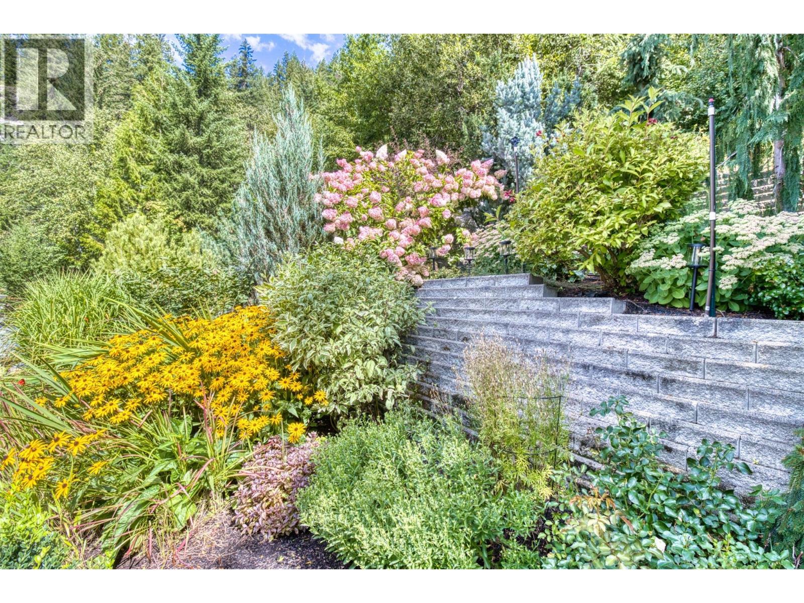 6 2592 Alpen Paradies Road, Blind Bay