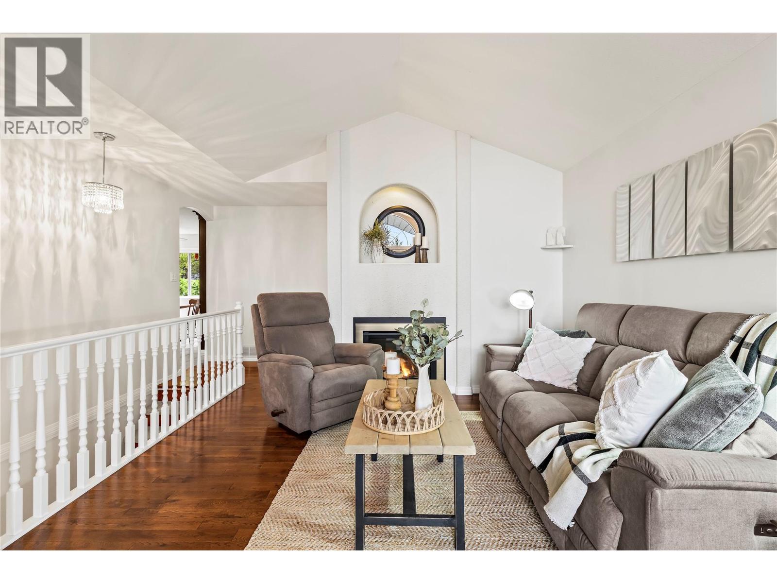 6 2592 Alpen Paradies Road, Blind Bay