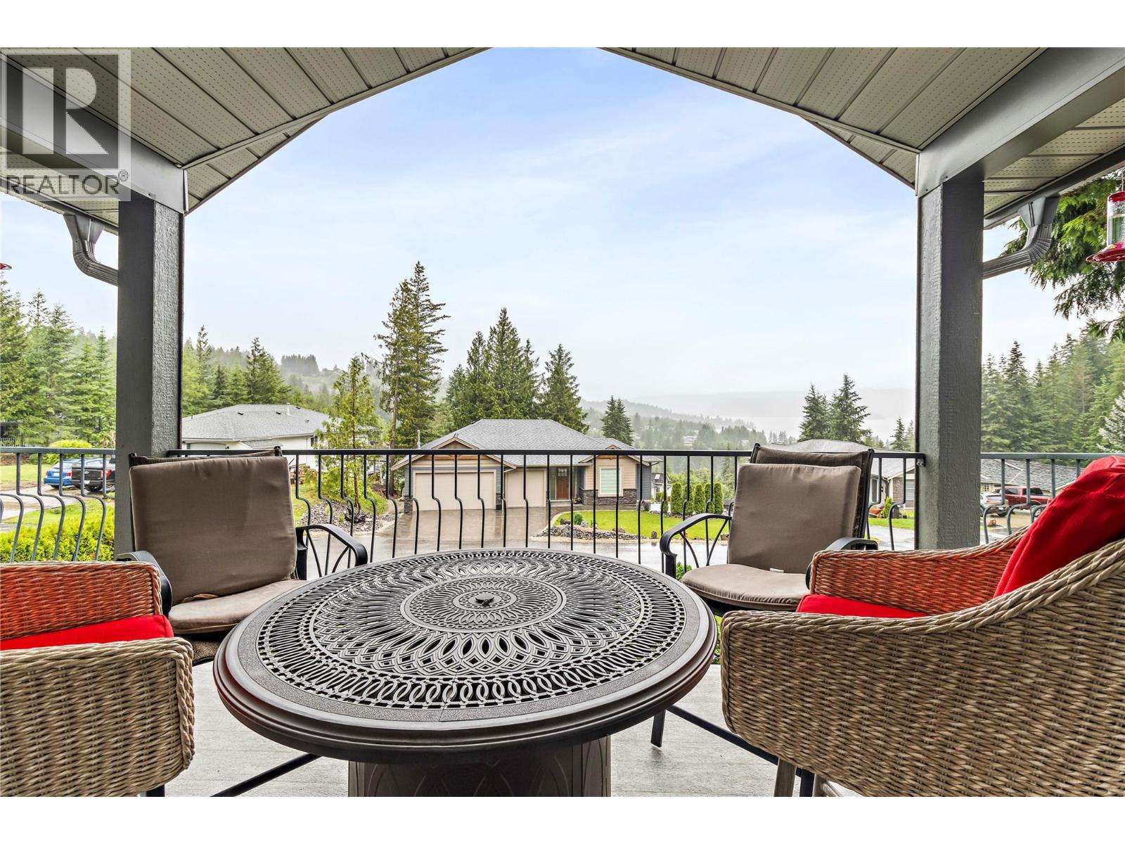 6 2592 Alpen Paradies Road, Blind Bay