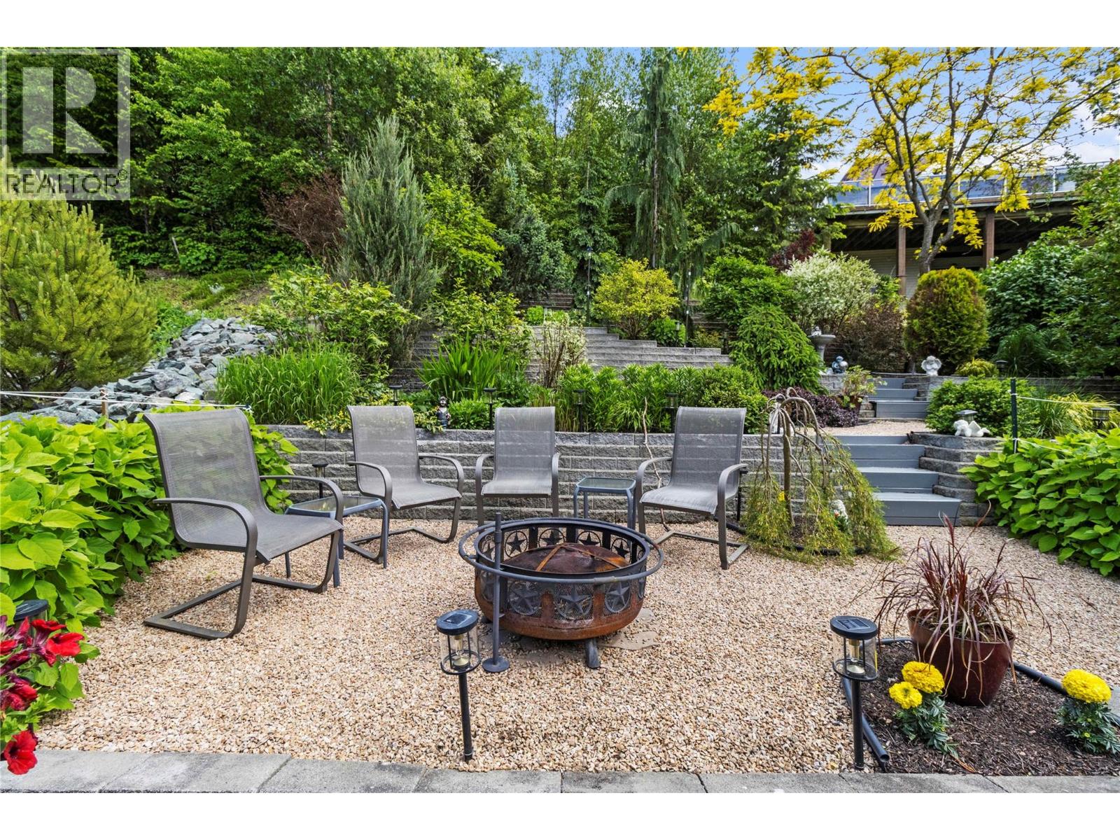 6 2592 Alpen Paradies Road, Blind Bay