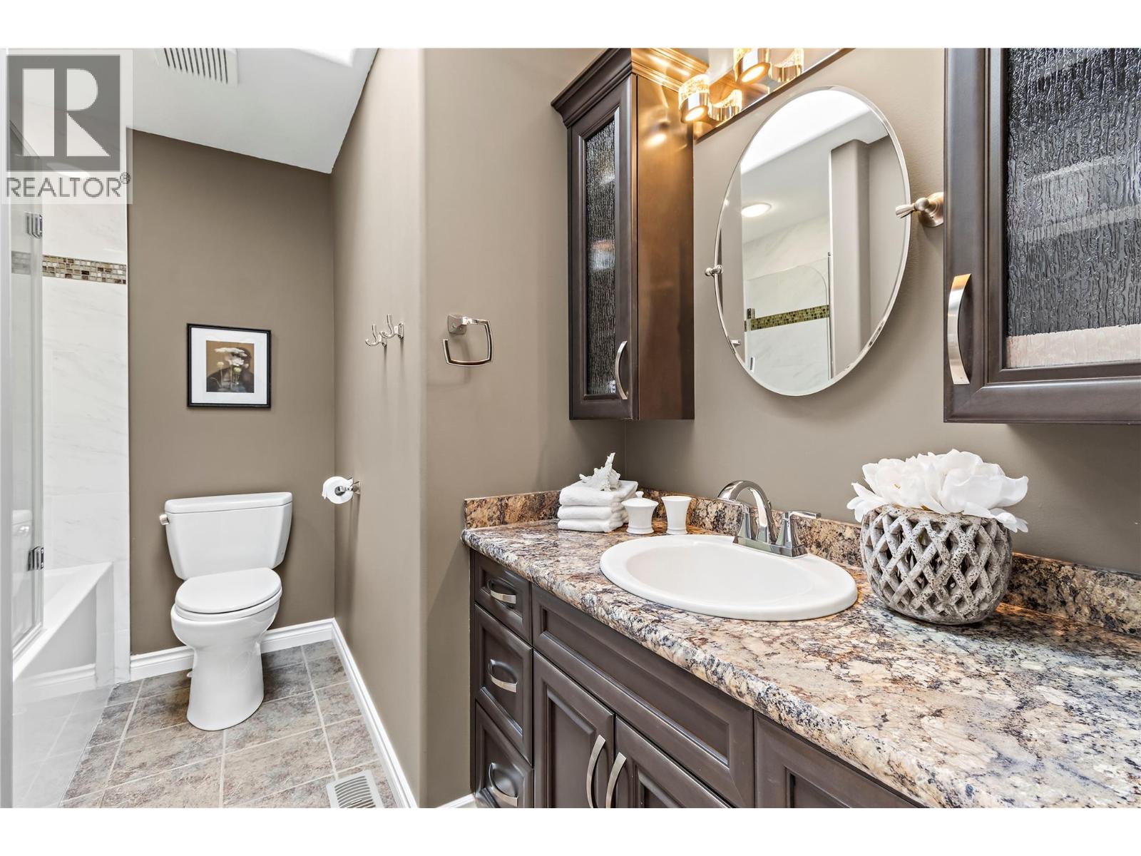 6 2592 Alpen Paradies Road, Blind Bay