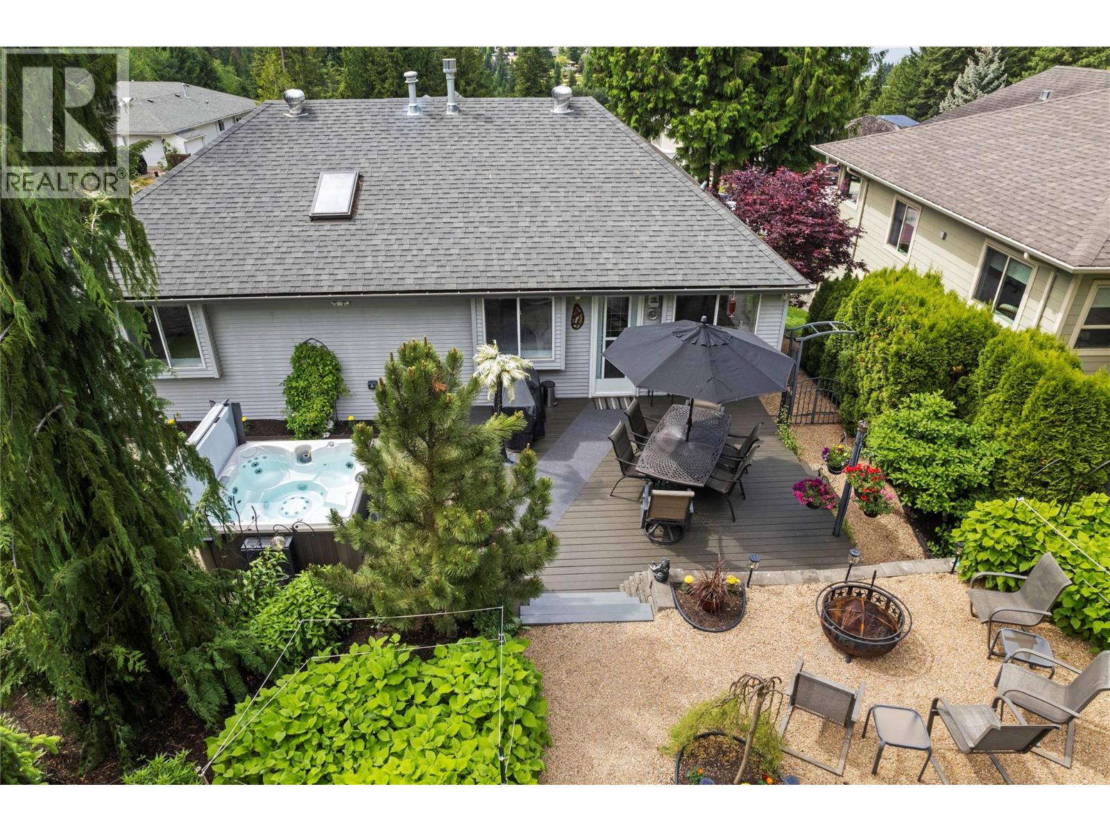 6 2592 Alpen Paradies Road, Blind Bay