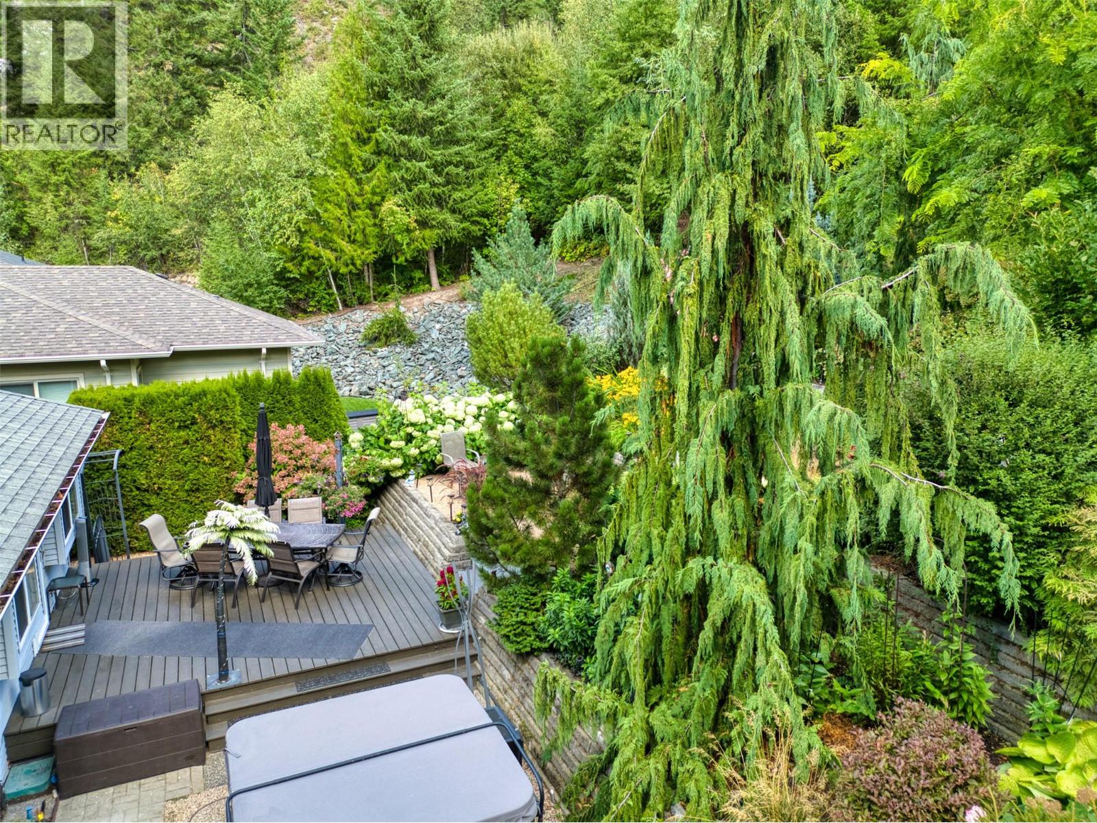 6 2592 Alpen Paradies Road, Blind Bay