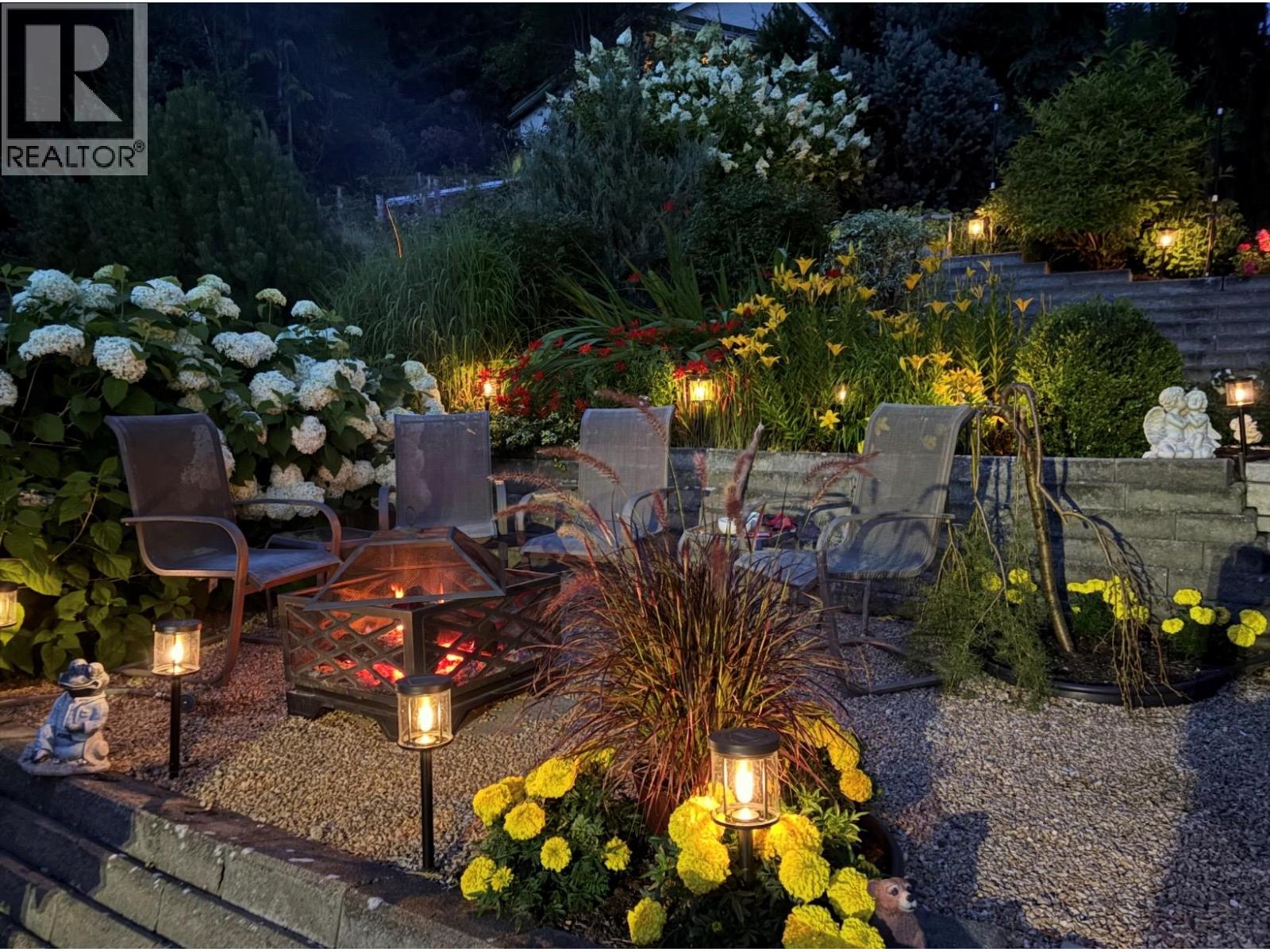 6 2592 Alpen Paradies Road, Blind Bay