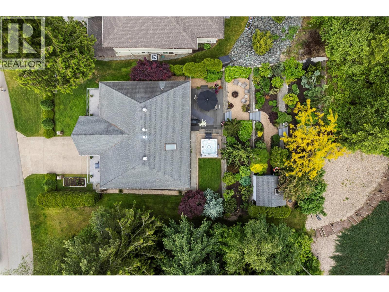 6 2592 Alpen Paradies Road, Blind Bay