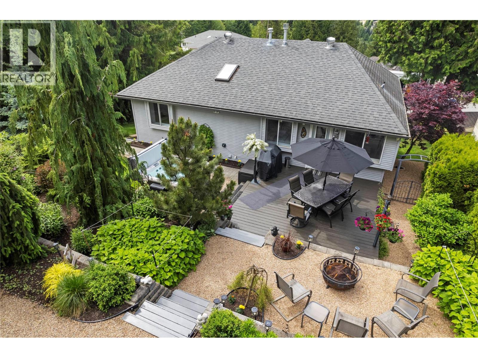 6 2592 Alpen Paradies Road, Blind Bay