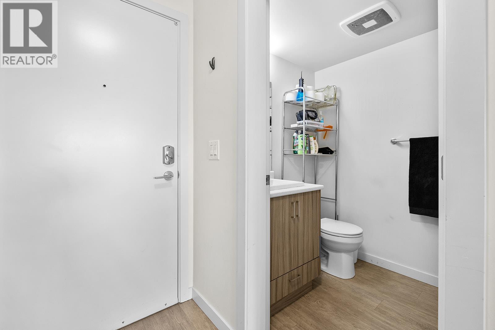 203 625 Academy Way, Kelowna