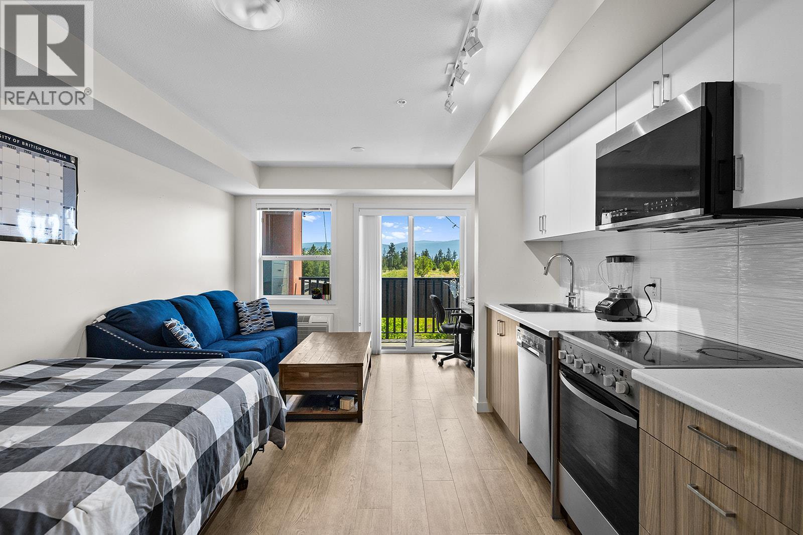 203 625 Academy Way, Kelowna