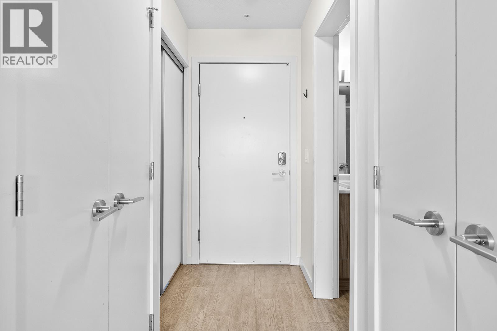 203 625 Academy Way, Kelowna