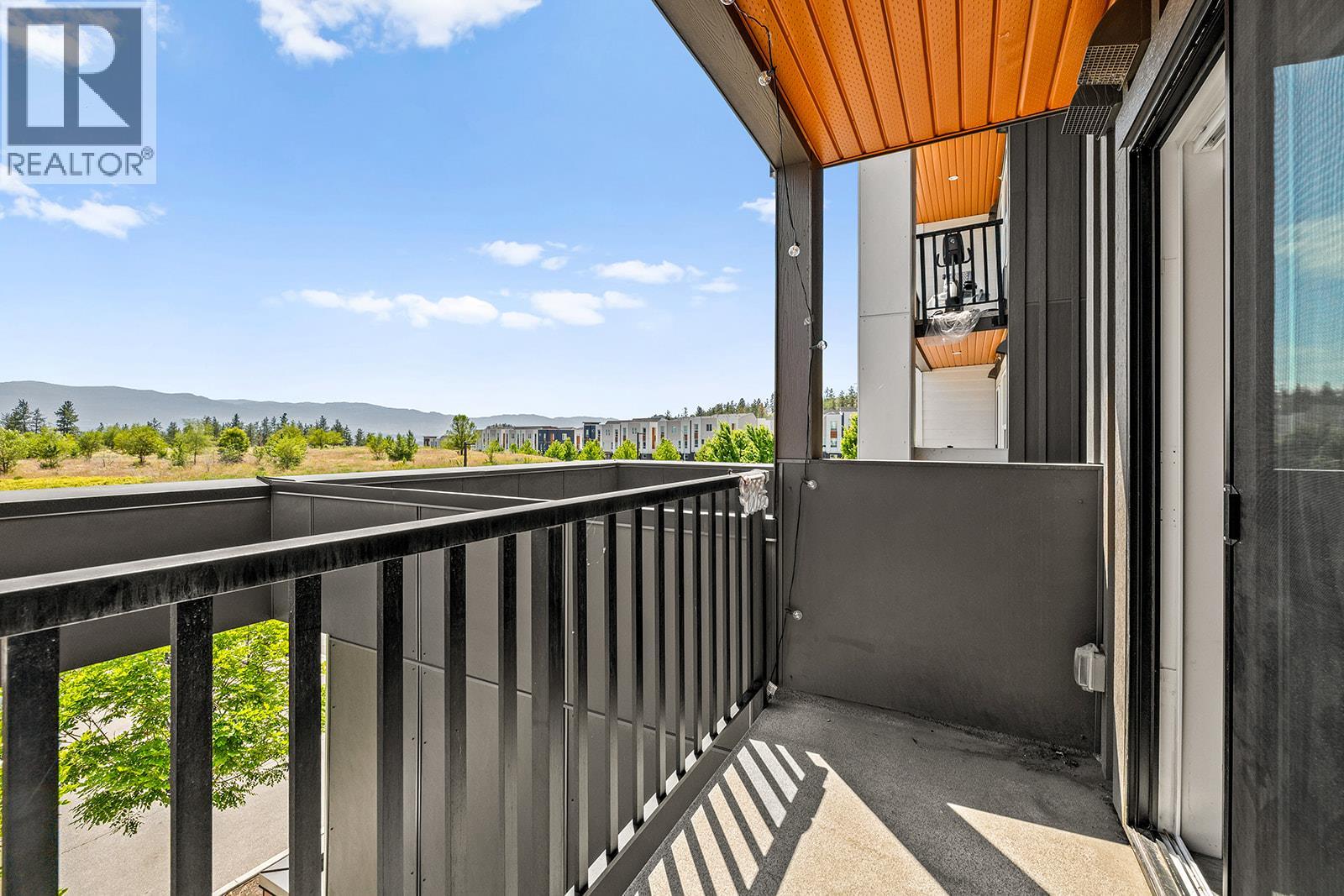 203 625 Academy Way, Kelowna