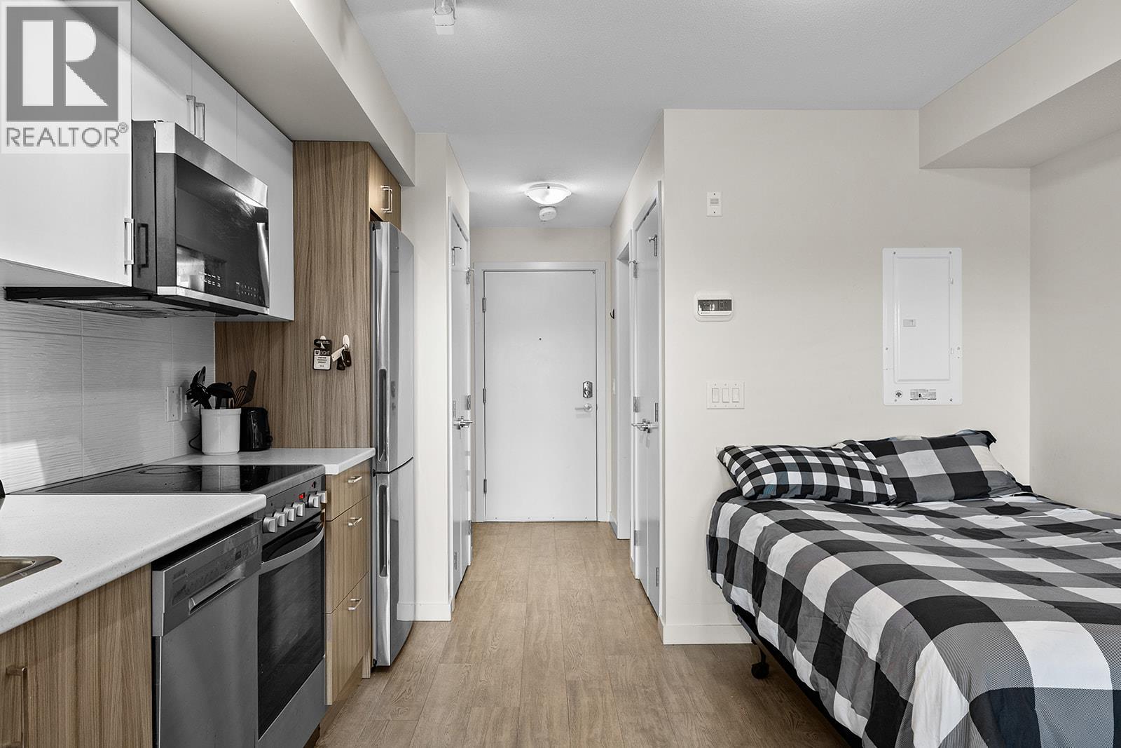 203 625 Academy Way, Kelowna