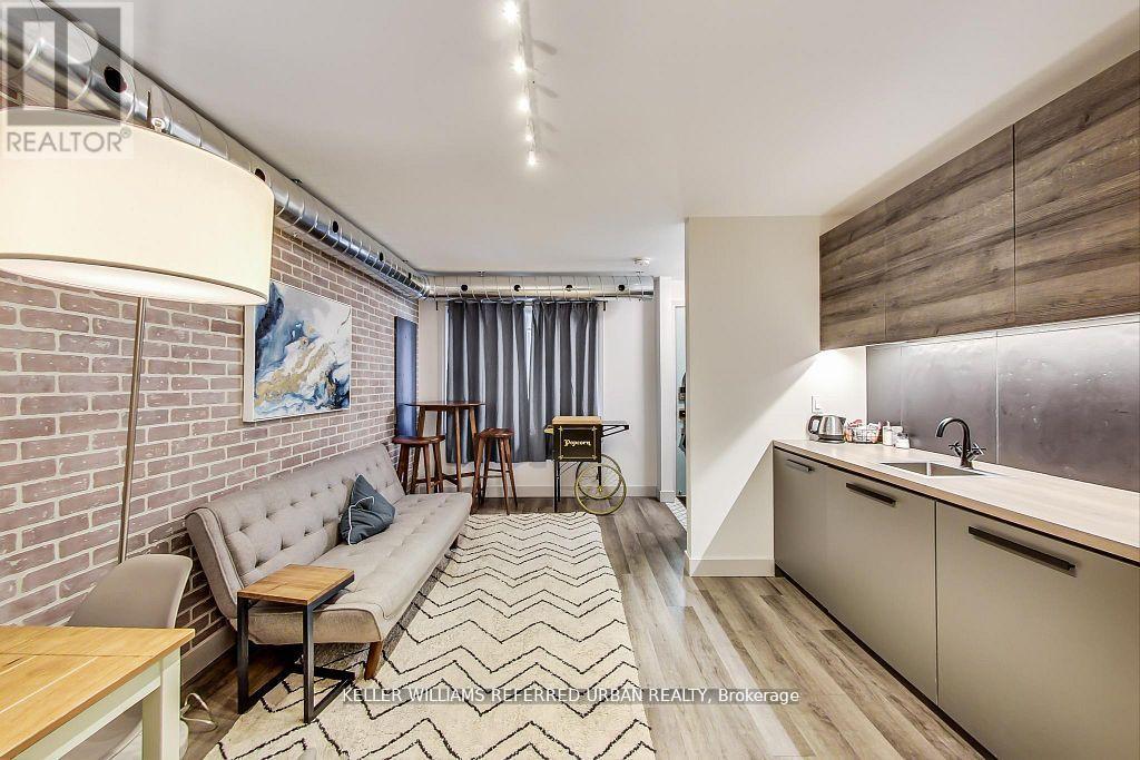 205 BATHURST STREET - 10