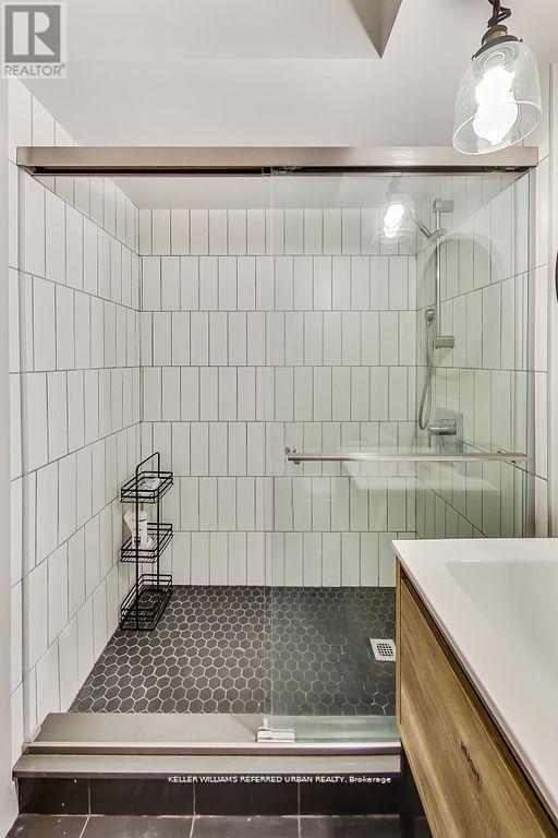 205 BATHURST STREET - 15