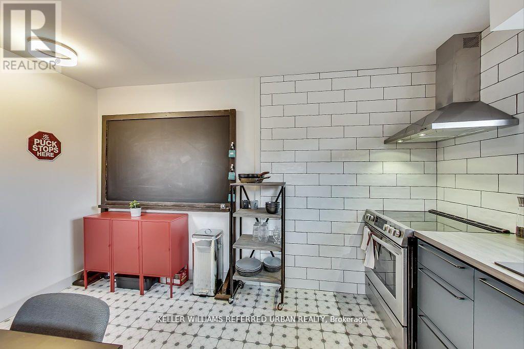 205 BATHURST STREET - 17