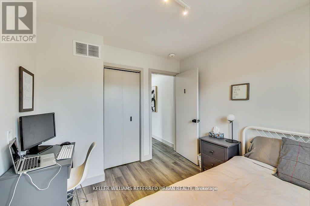 205 BATHURST STREET - 26