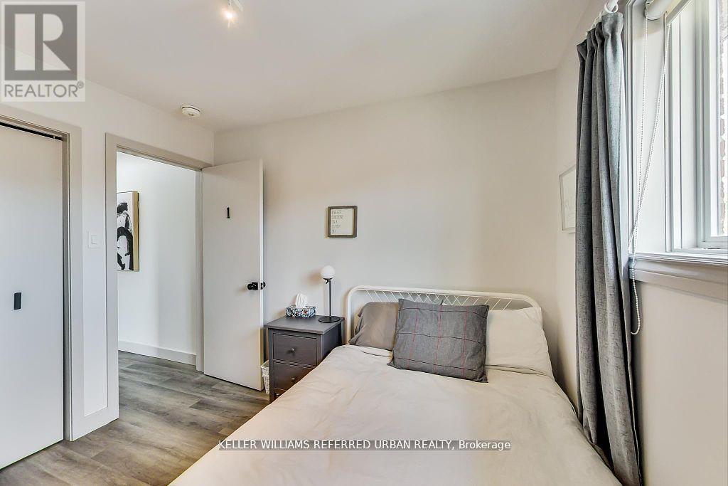 205 BATHURST STREET - 27