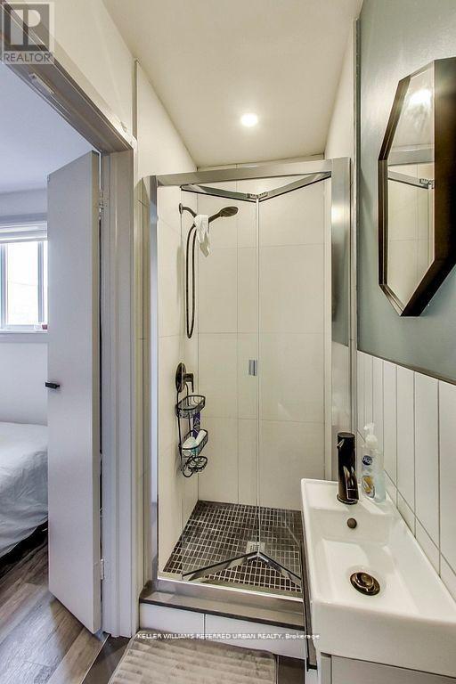 205 BATHURST STREET - 29