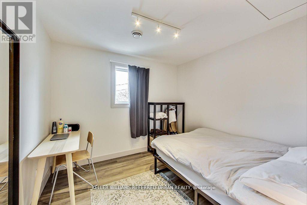 205 BATHURST STREET - 30