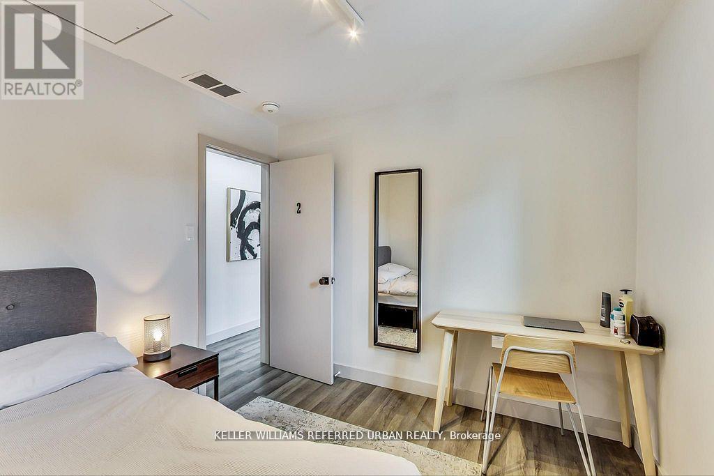 205 BATHURST STREET - 32