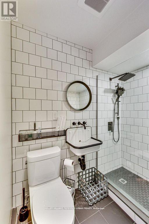 205 BATHURST STREET - 33