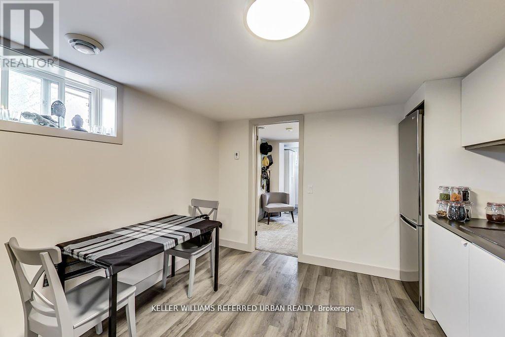 205 BATHURST STREET - 40