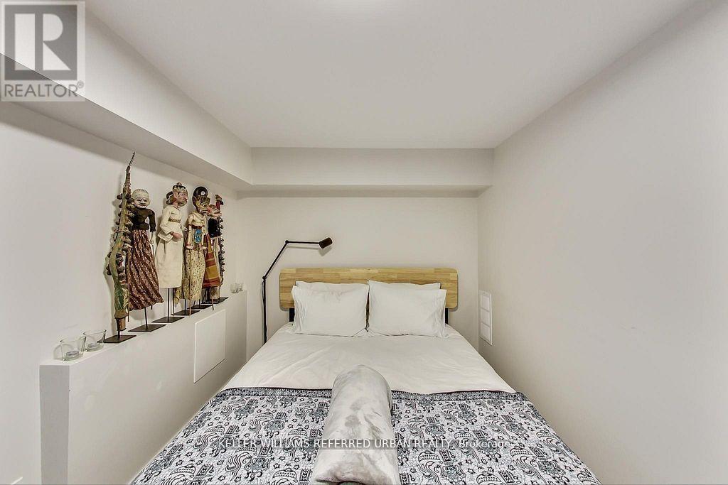 205 BATHURST STREET - 42