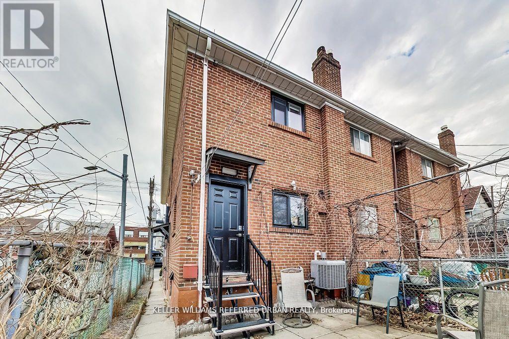 205 BATHURST STREET - 44