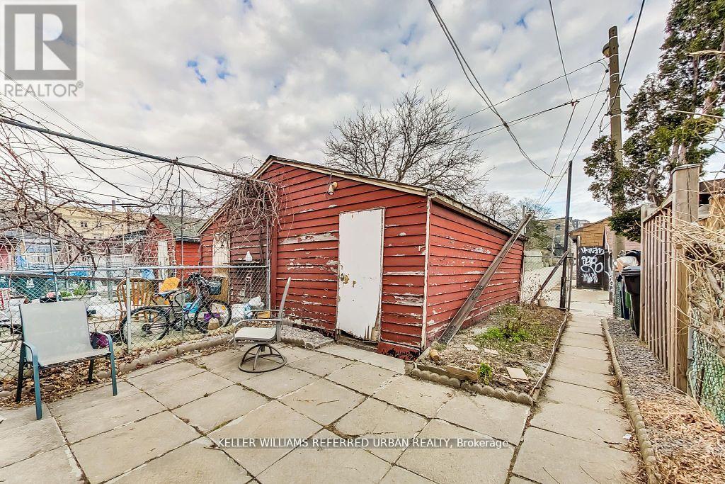 205 BATHURST STREET - 46