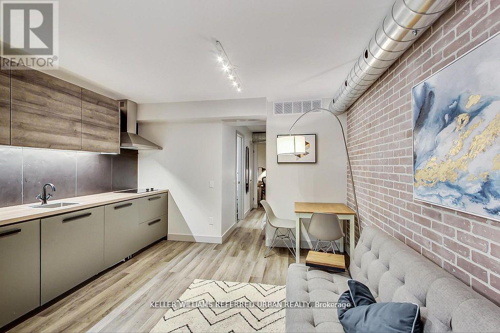 205 BATHURST STREET - 8