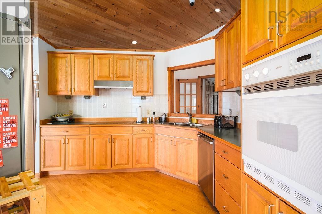 Property 16 of 49 of 364 6012 Road