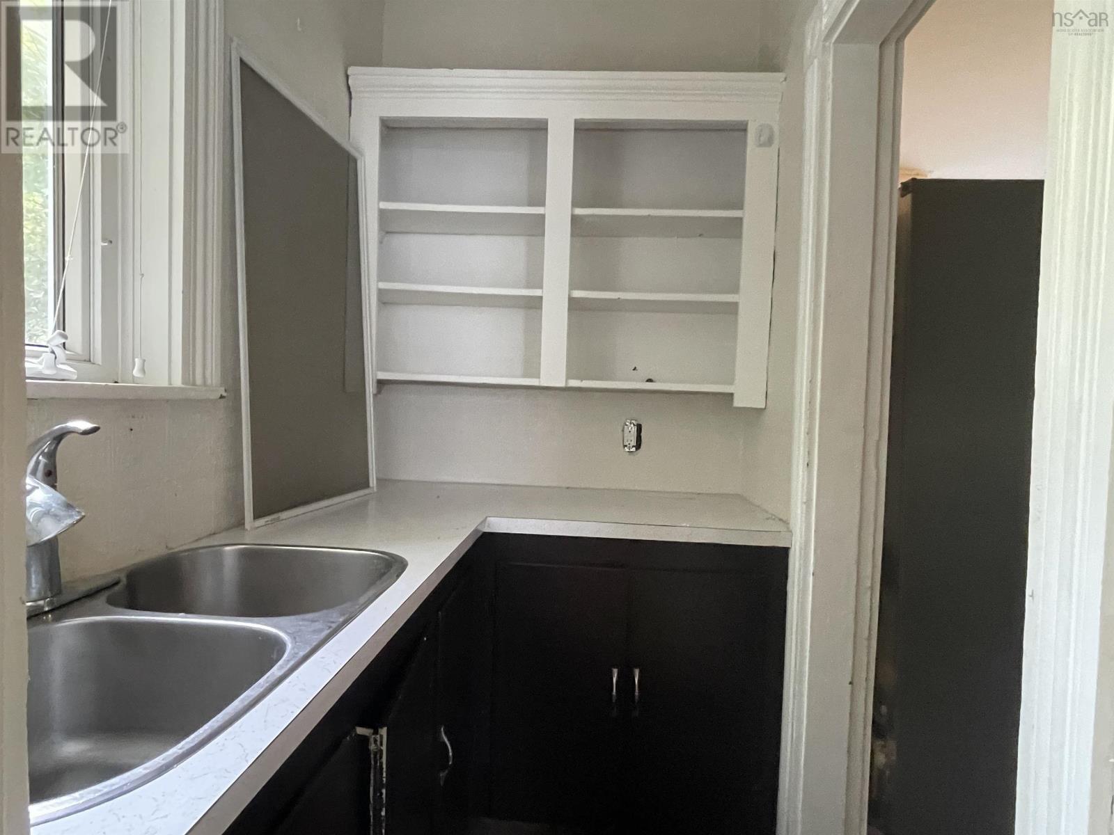 Property 11 of 48 of 42 Bell Street