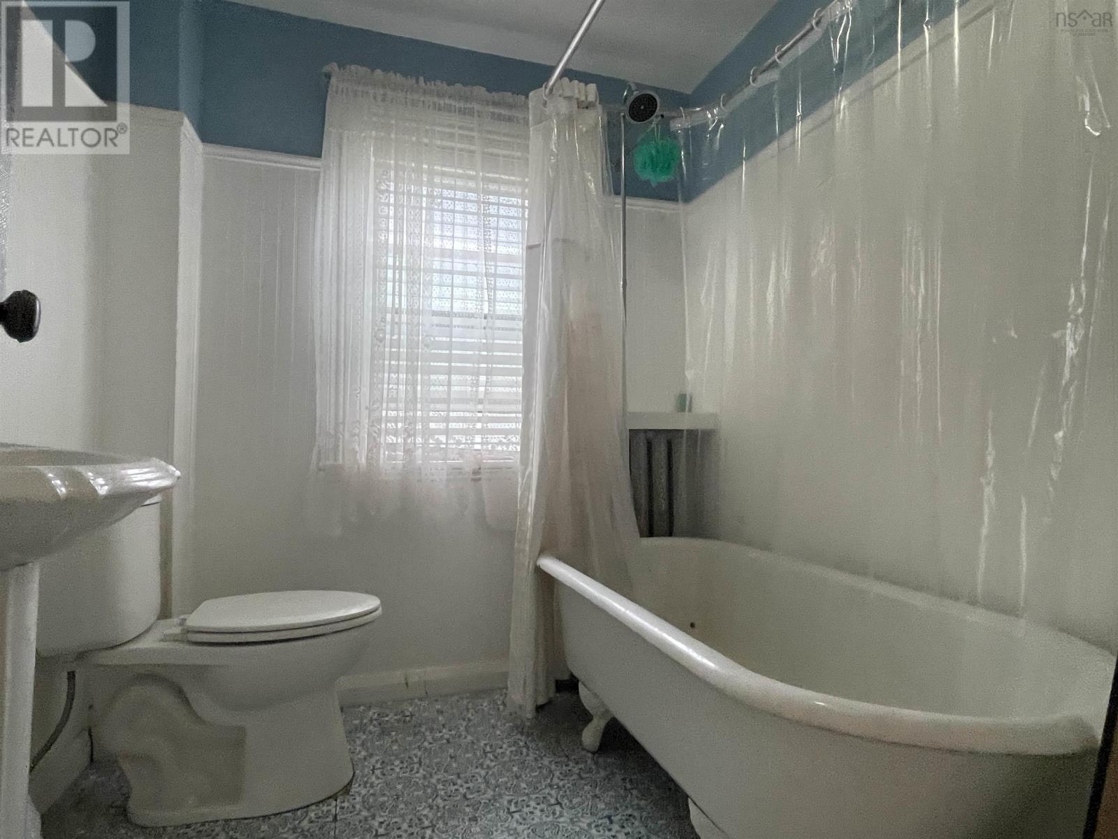 Property 26 of 48 of 42 Bell Street