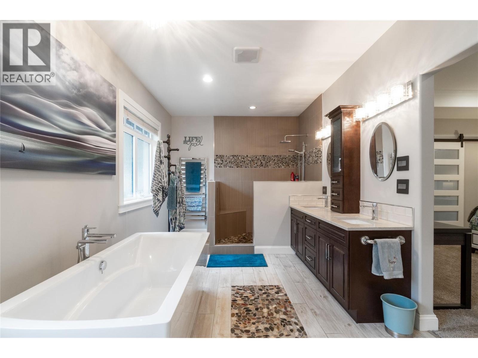  2762 Glenview Road, Blind Bay