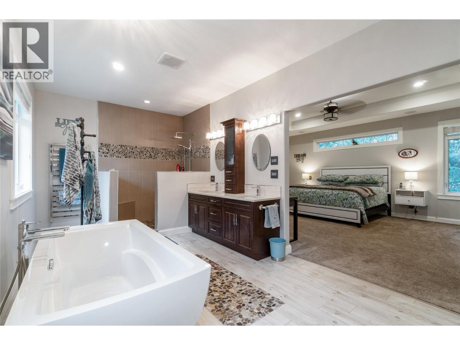  2762 Glenview Road, Blind Bay