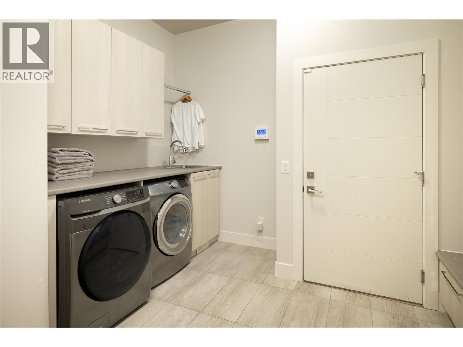  1130 Ledgeview Court, Kelowna