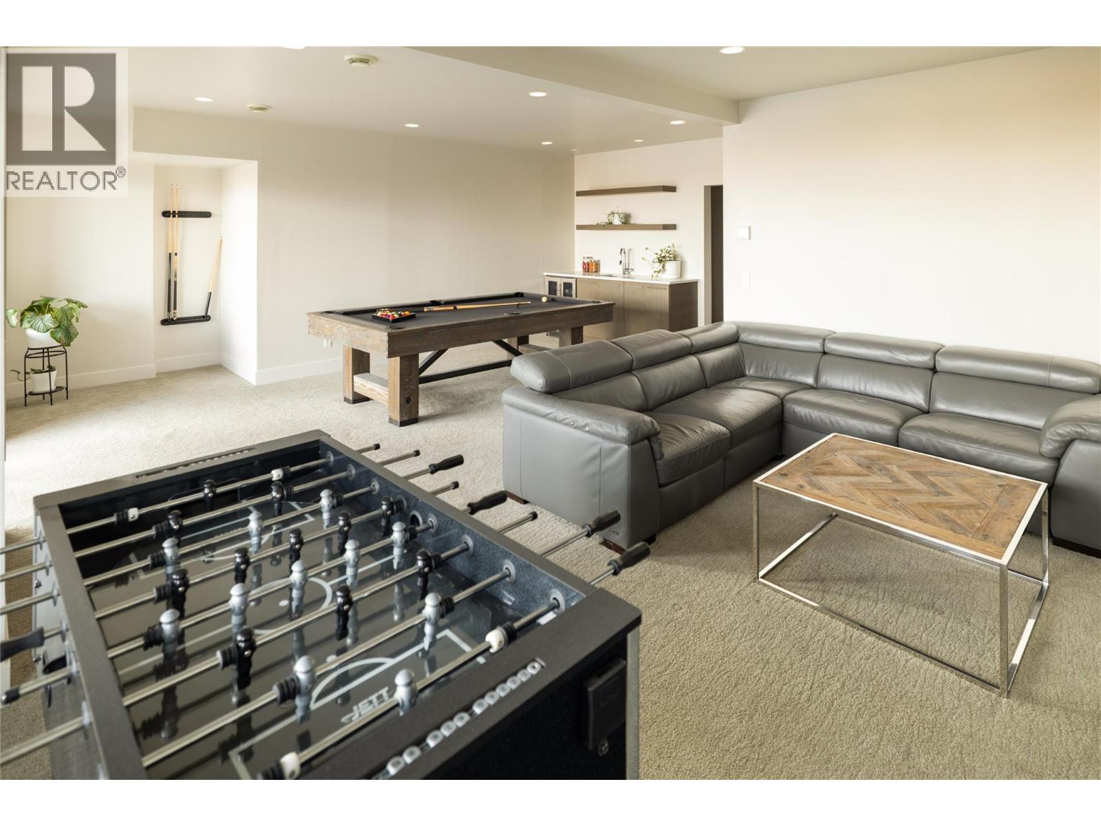  1130 Ledgeview Court, Kelowna