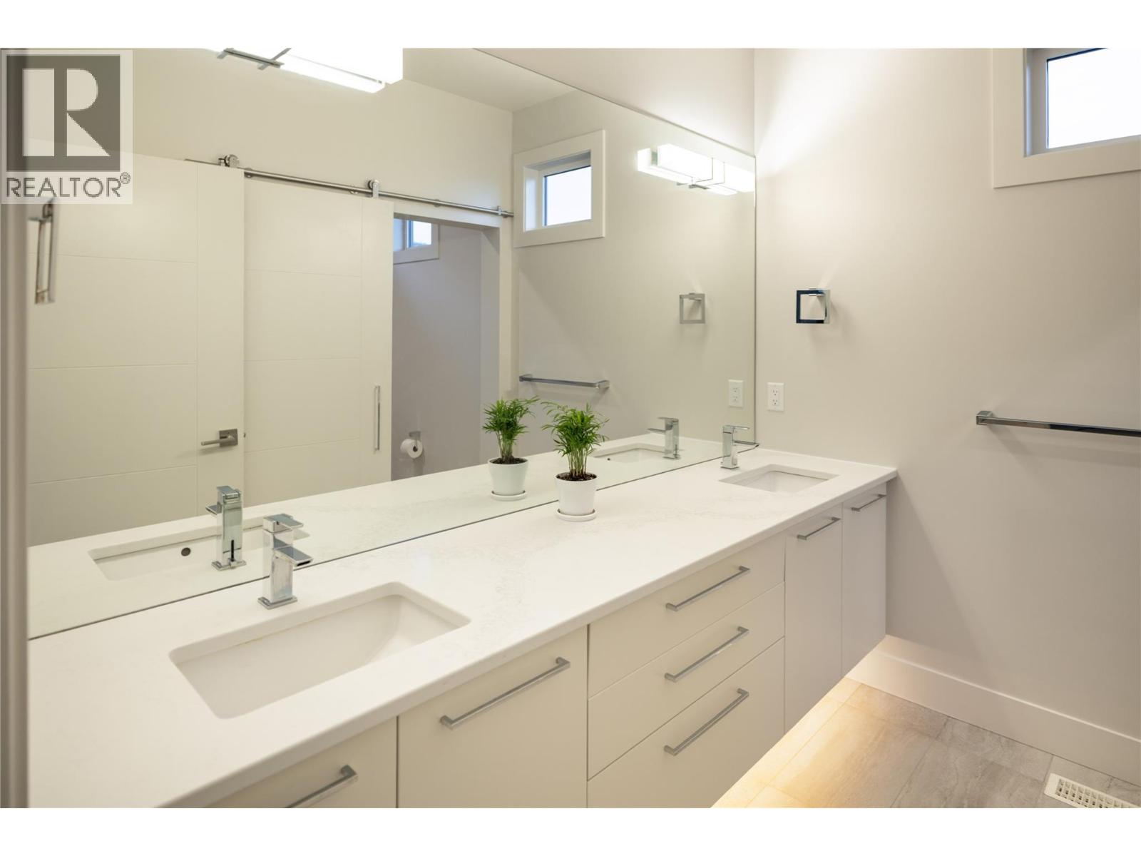  1130 Ledgeview Court, Kelowna