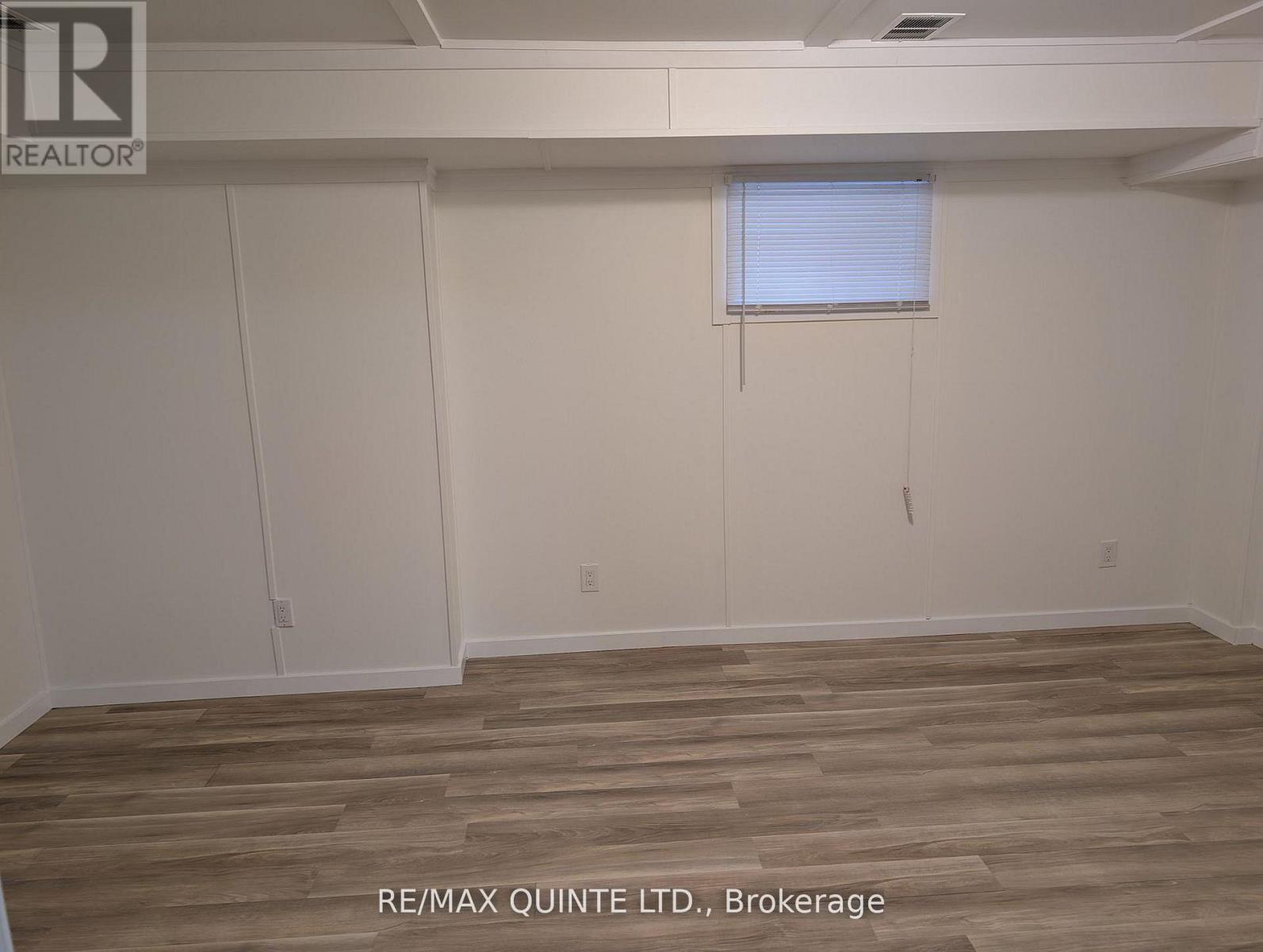 #23 1 ROSEMARY COURT - 35