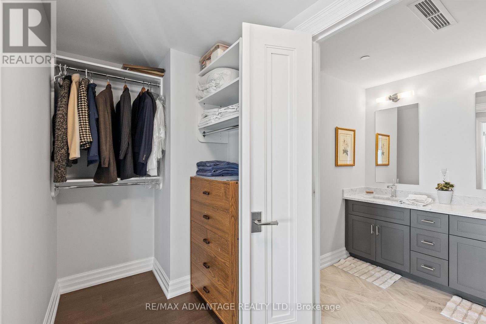 1902 - 2060 LAKESHORE ROAD Property Photo