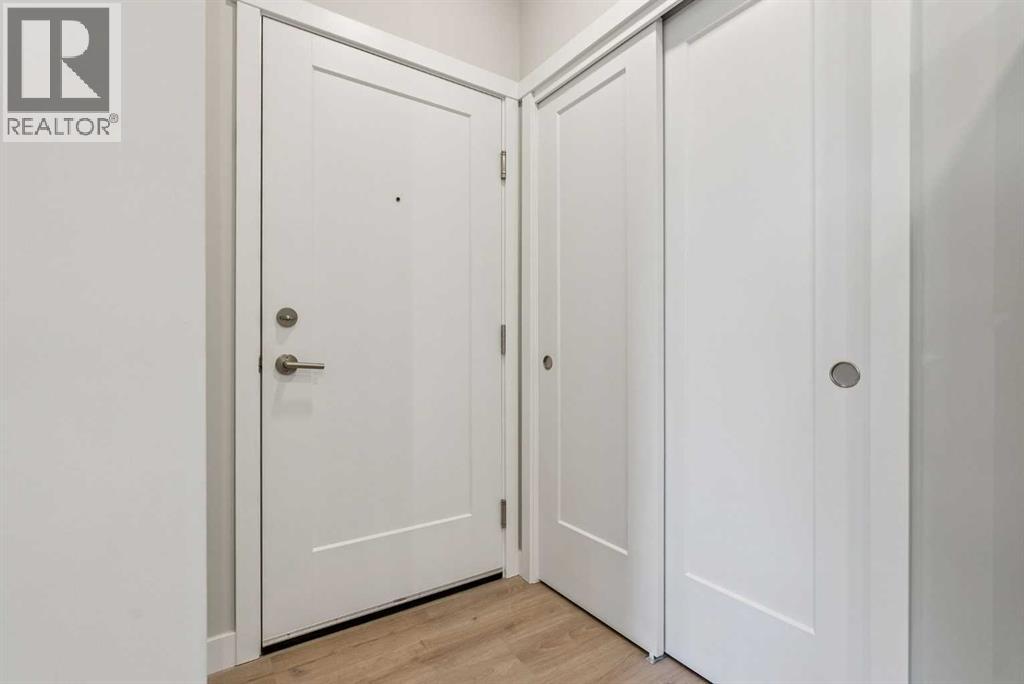 Single Family House for Sale in   Shawnee Square SW Shawnee Slopes Calgary 