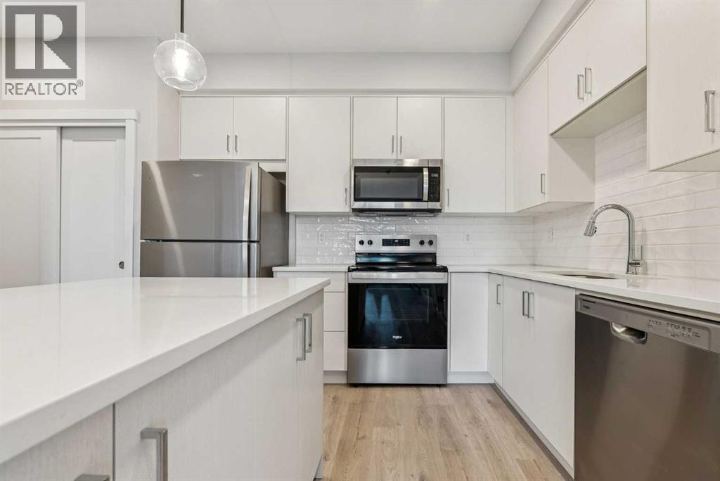 Single Family House for Sale in   Shawnee Square SW Shawnee Slopes Calgary 