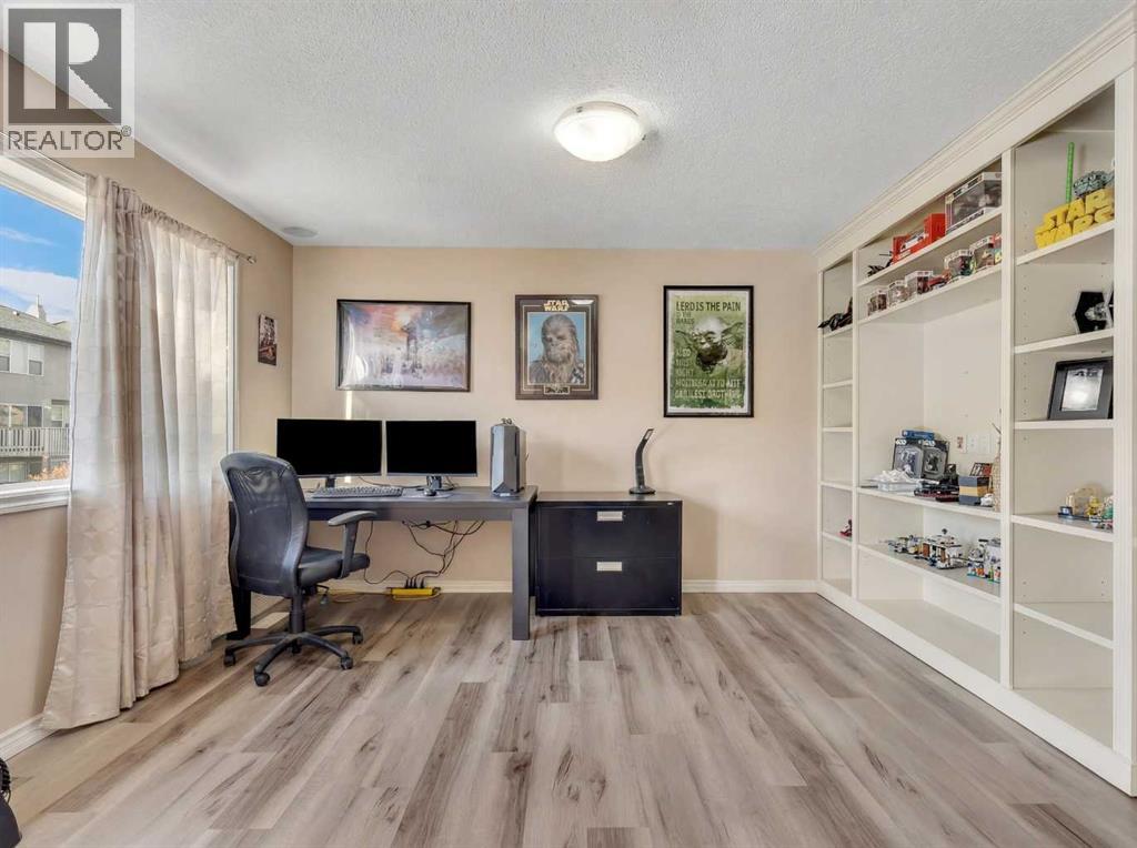 Single Family House for Sale in  Sherwood Way NW Sherwood Calgary 