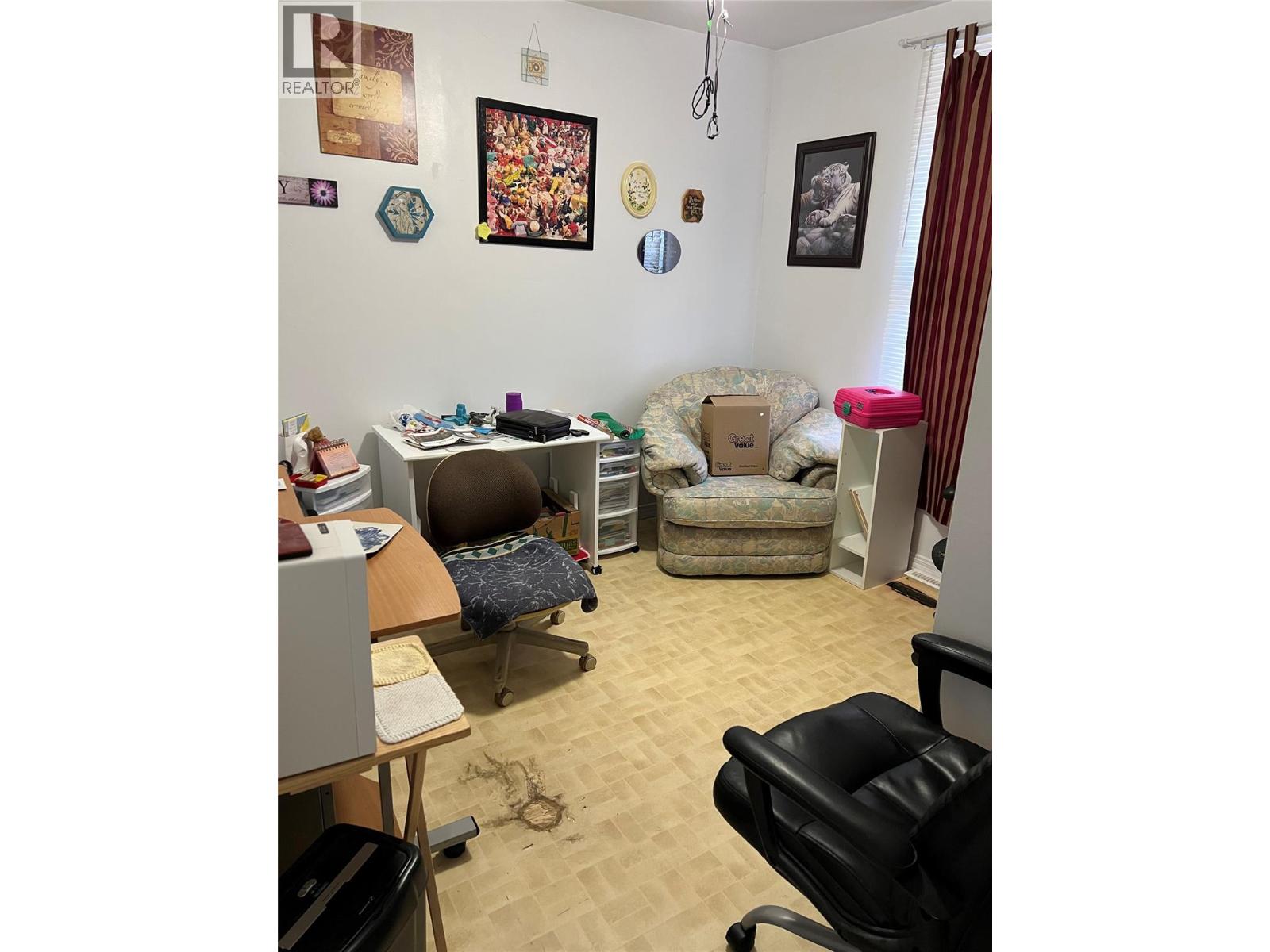 425, 415 Rossland Avenue, Trail