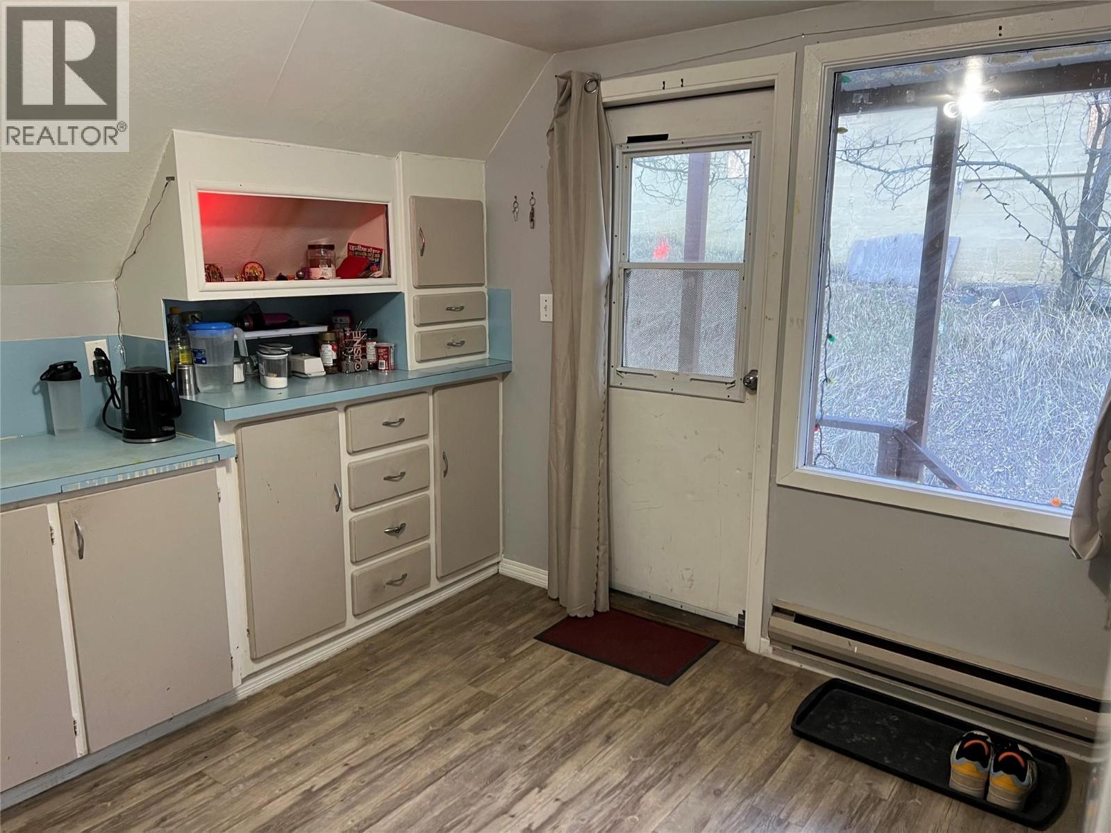 425, 415 Rossland Avenue, Trail