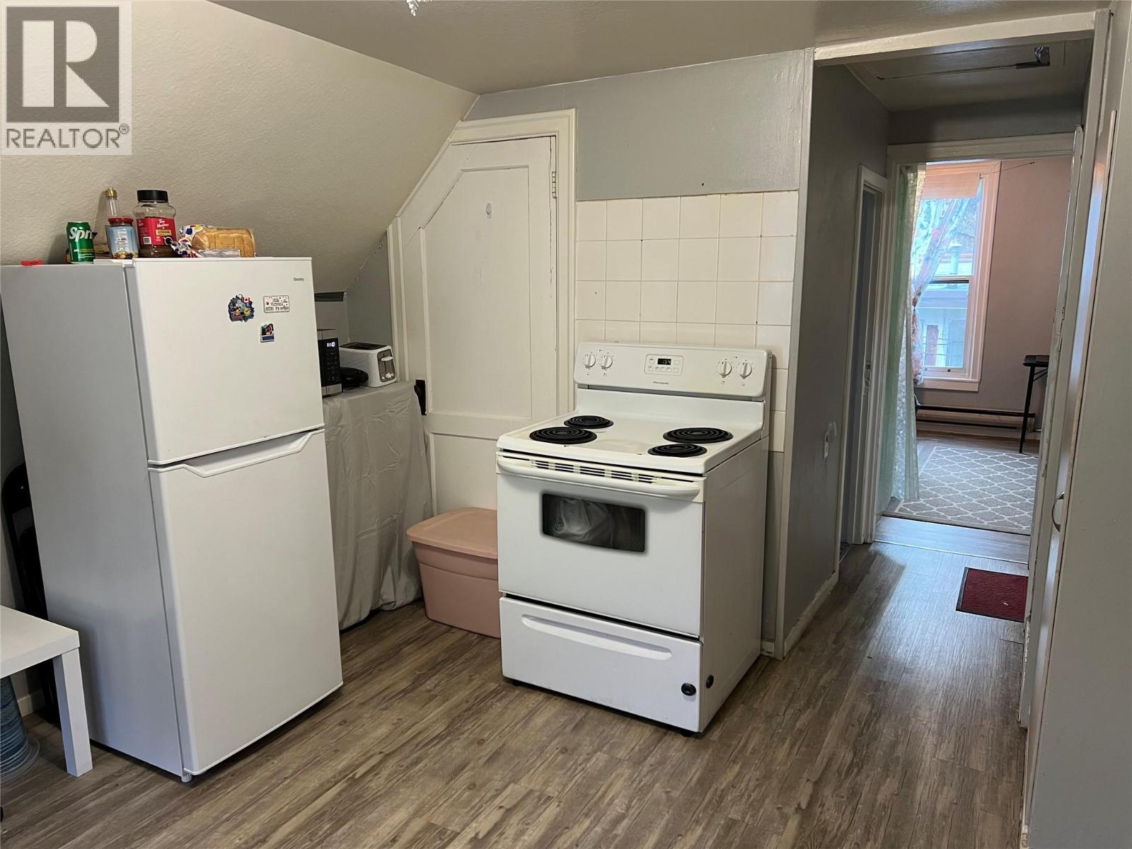 425, 415 Rossland Avenue, Trail