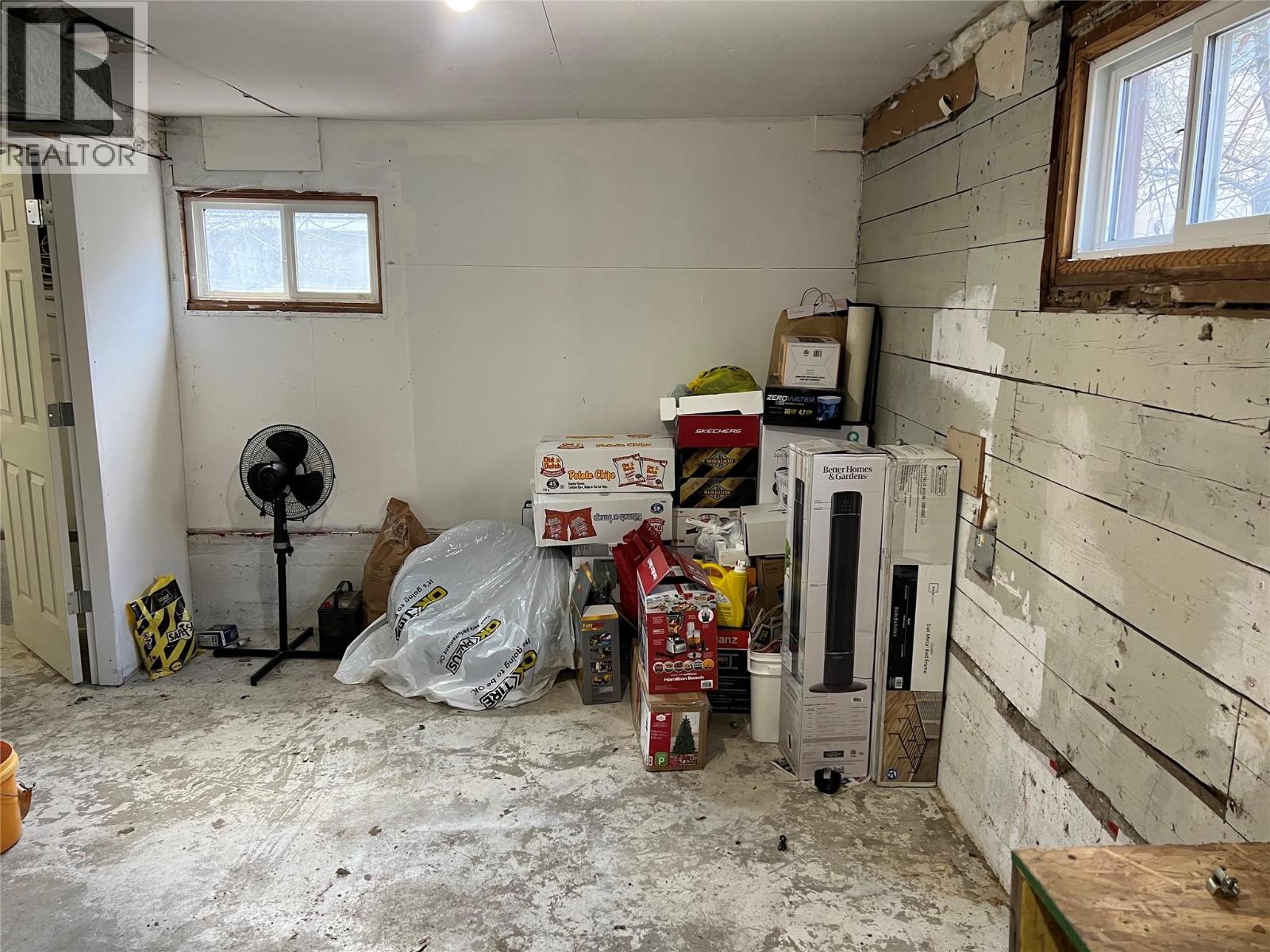 425, 415 Rossland Avenue, Trail