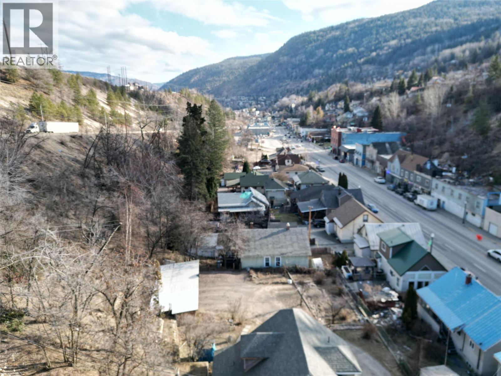 425, 415 Rossland Avenue, Trail