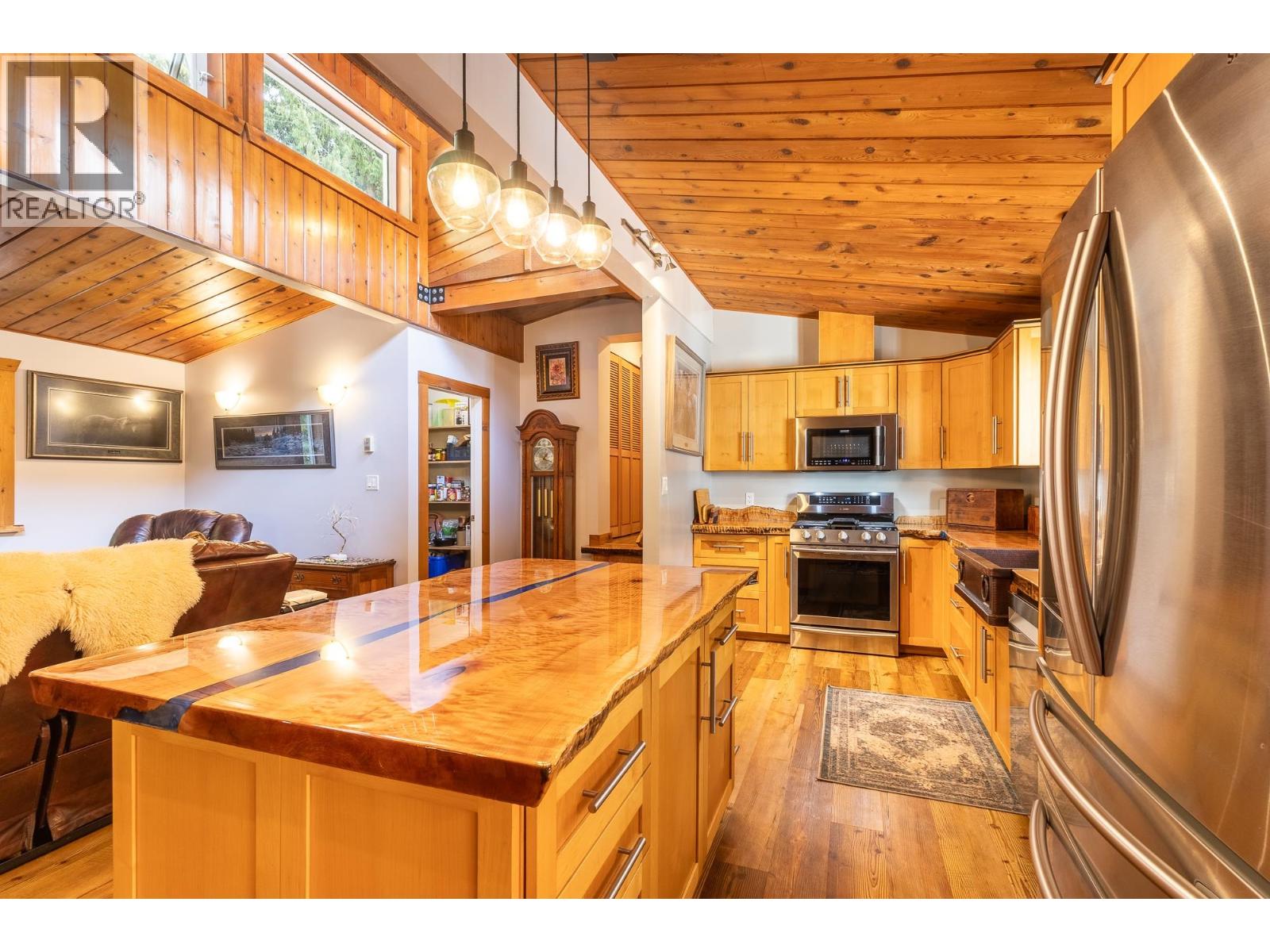 8099 NORTHWOOD ROAD, Halfmoon Bay